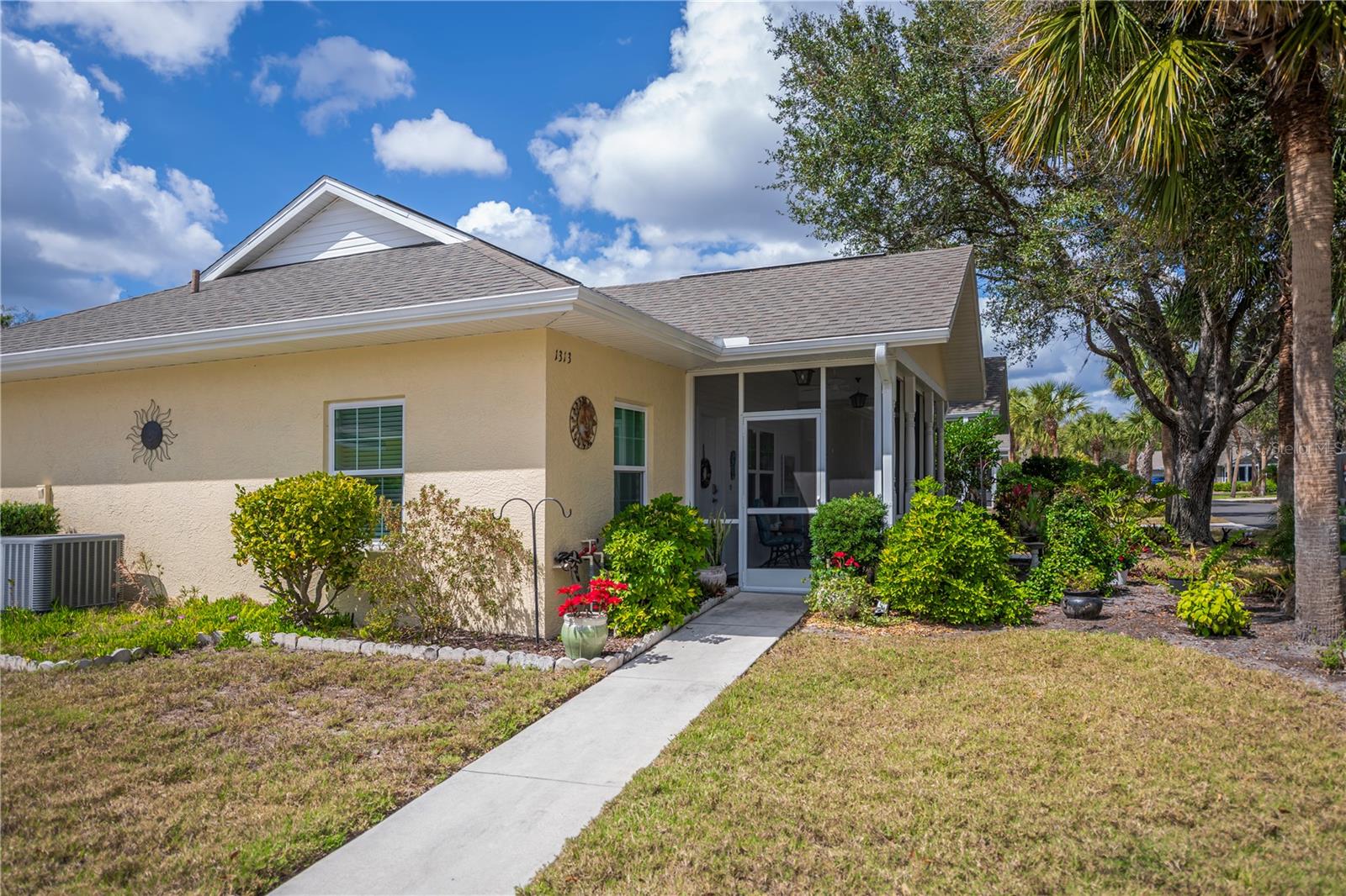 Image 6 of 89 For 1313 Red Oak Lane