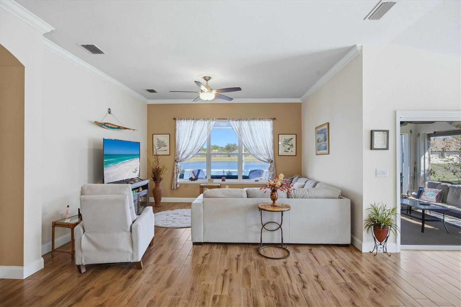 Image 11 of 73 For 2148 Boxwood Street