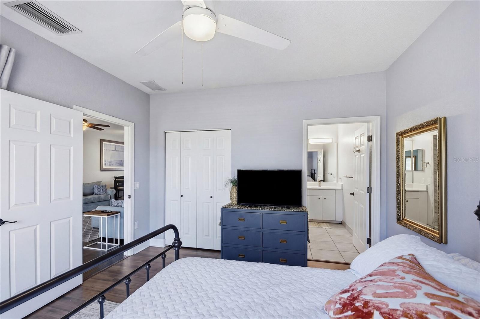 Image 15 of 39 For 3921 Cape Haze Drive 405