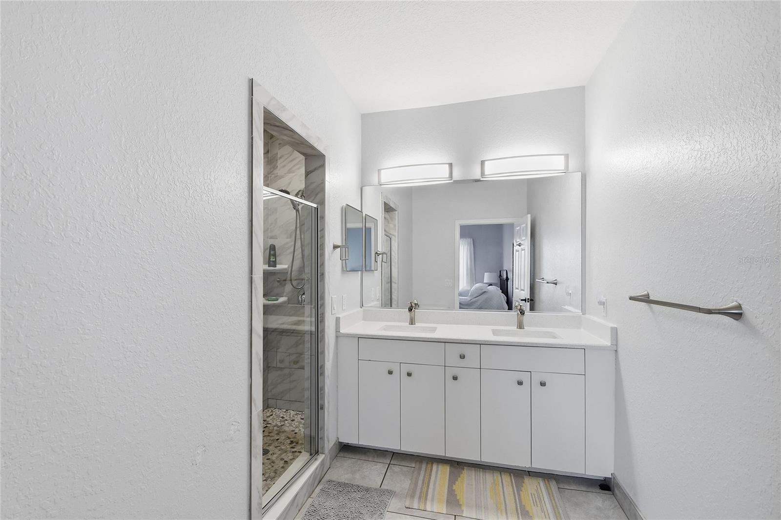 Image 16 of 39 For 3921 Cape Haze Drive 405