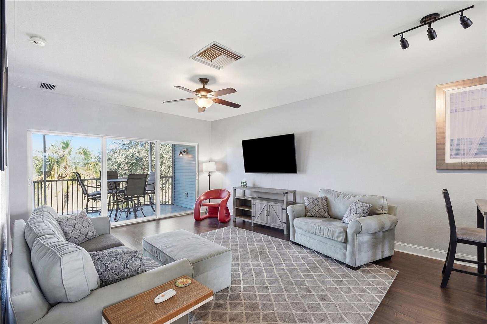 Image 27 of 39 For 3921 Cape Haze Drive 405