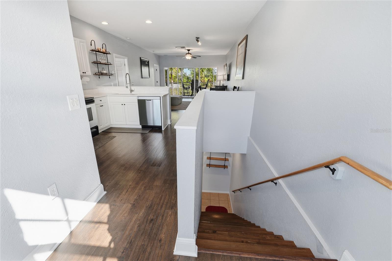 Image 29 of 39 For 3921 Cape Haze Drive 405