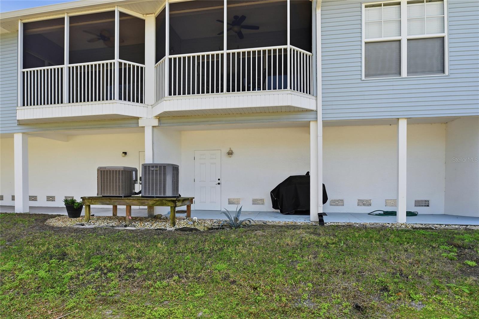 Image 32 of 39 For 3921 Cape Haze Drive 405