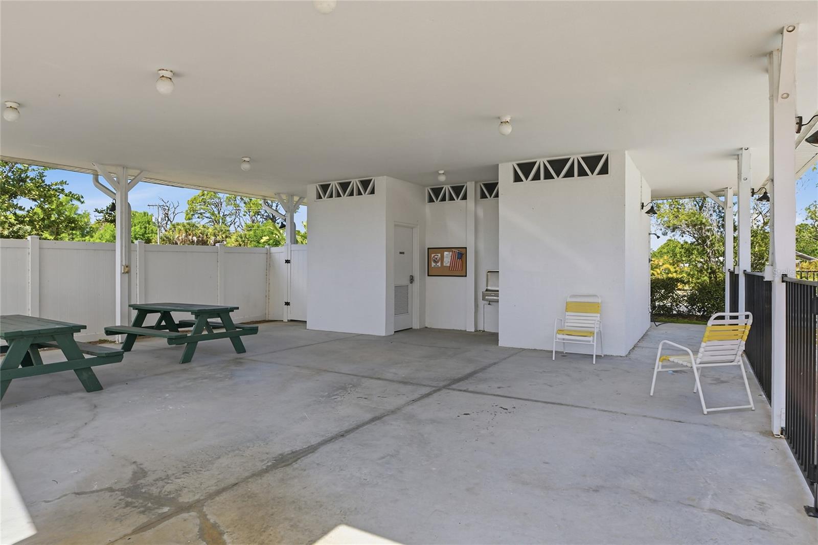 Image 38 of 39 For 3921 Cape Haze Drive 405