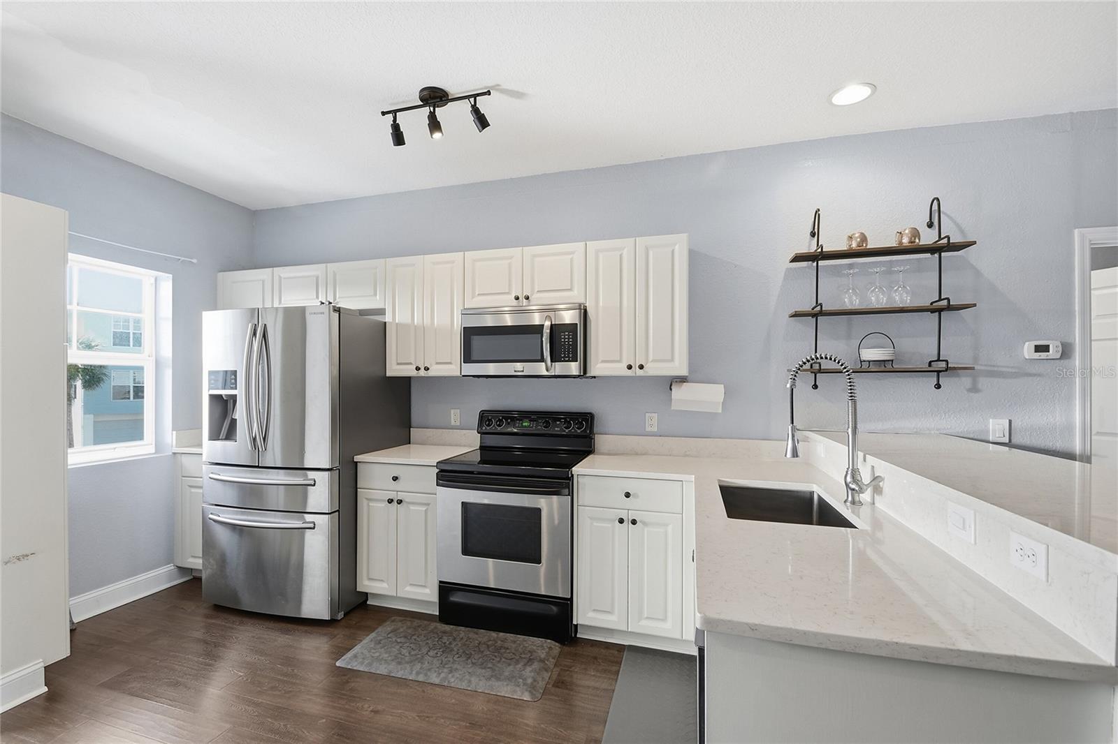 Image 7 of 39 For 3921 Cape Haze Drive 405