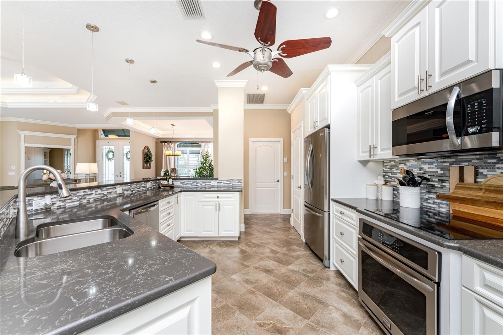 Image 21 of 72 For 3972 La Costa Island Court