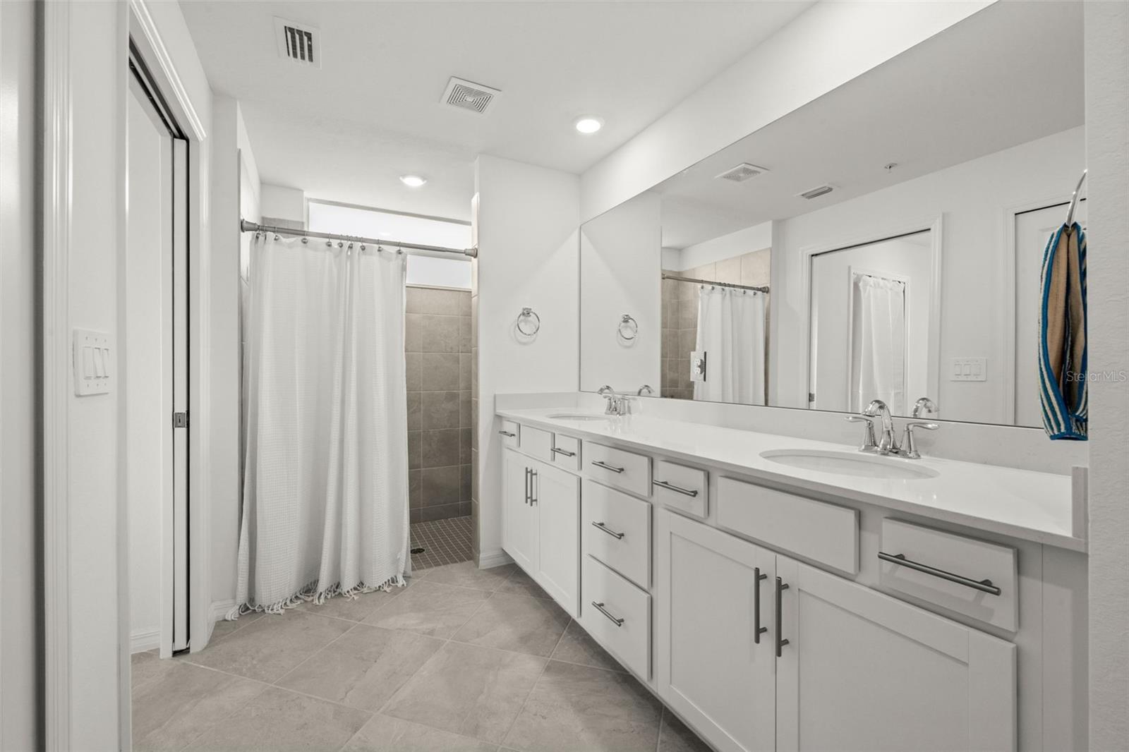 Image 16 of 45 For 15205 Bluffton Lane 1016