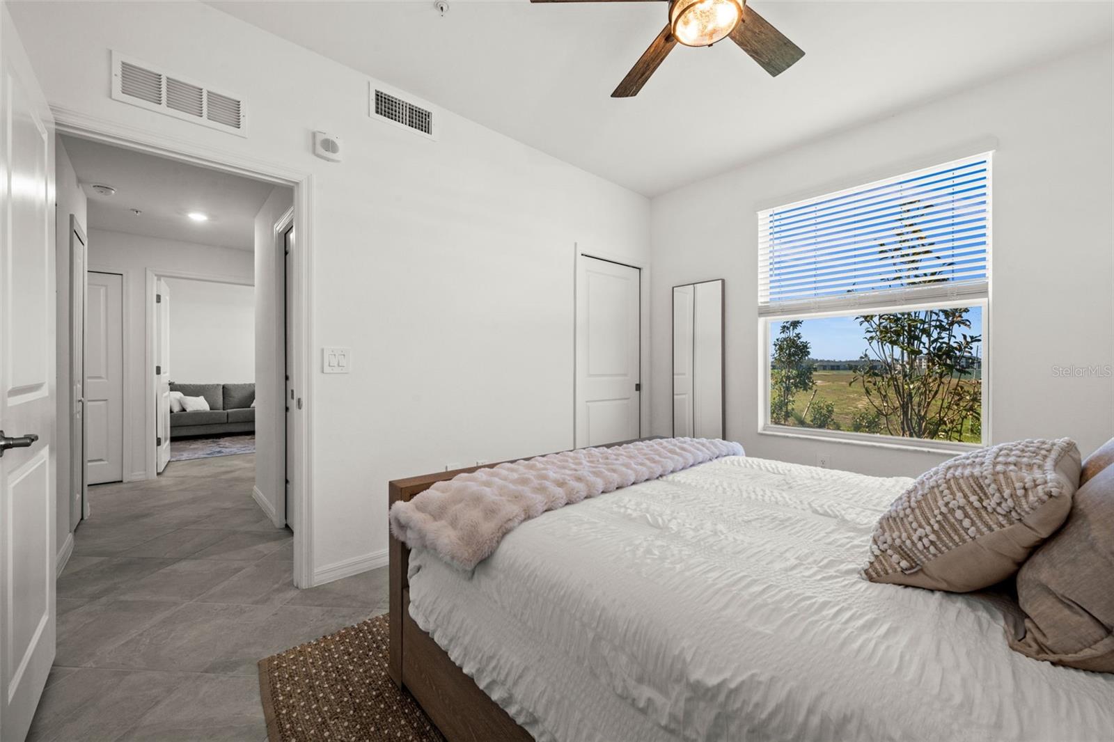 Image 21 of 45 For 15205 Bluffton Lane 1016