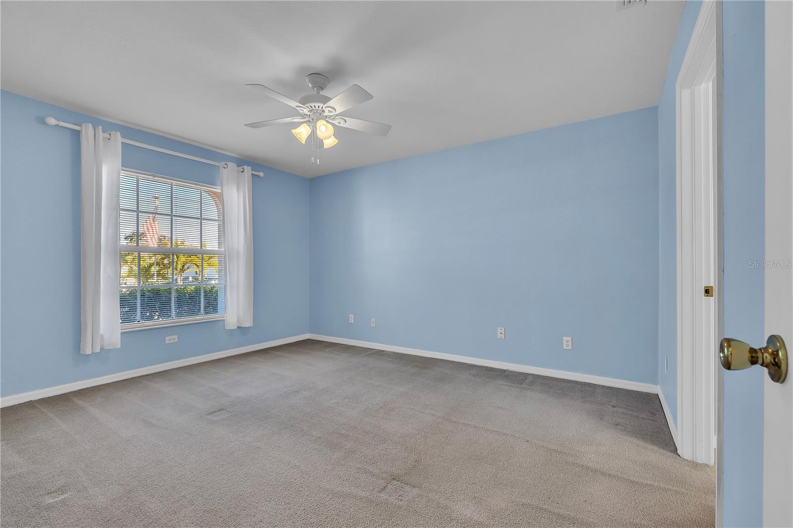 Image 16 of 44 For 916 4th Place