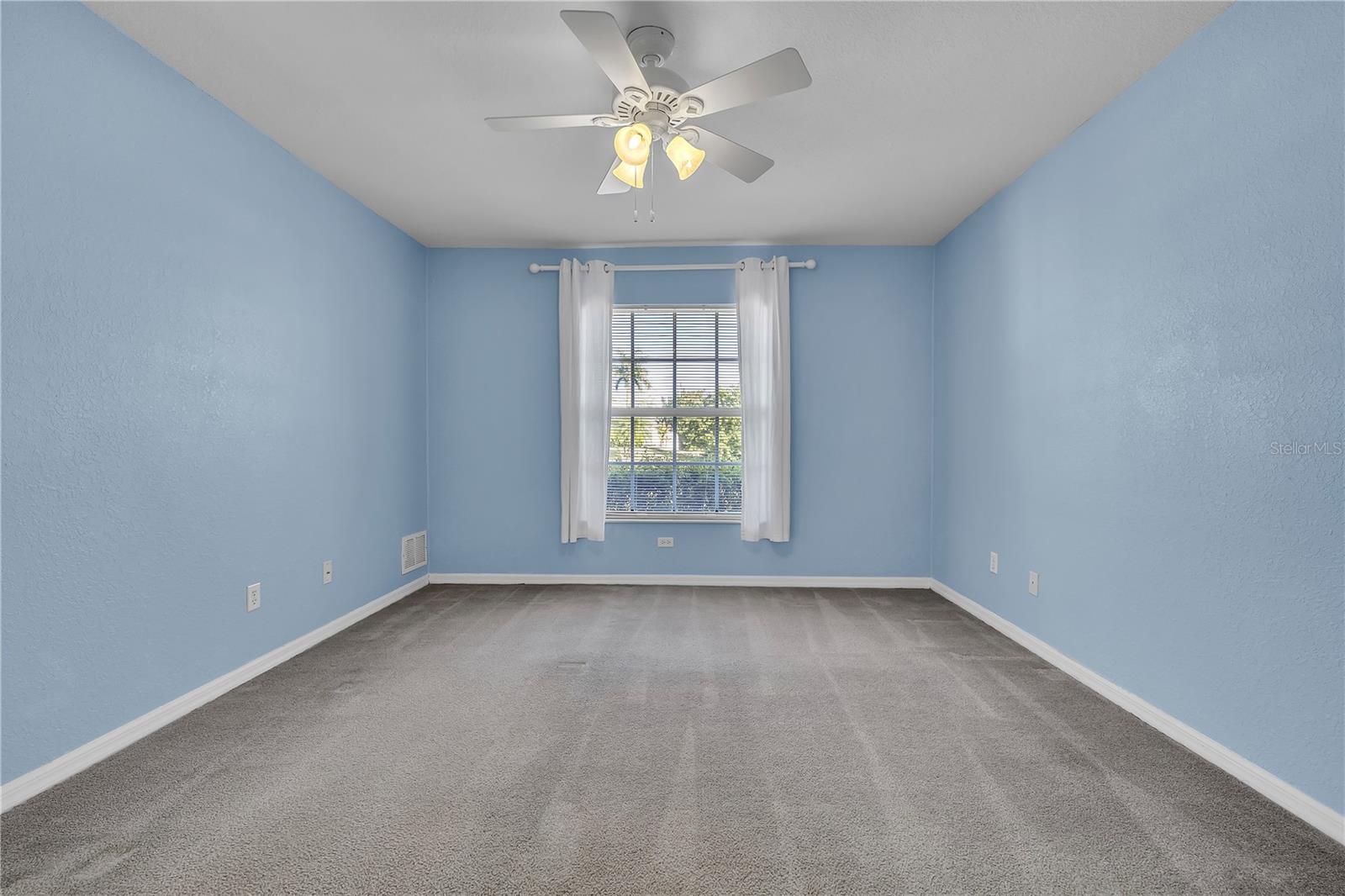 Image 20 of 44 For 916 4th Place