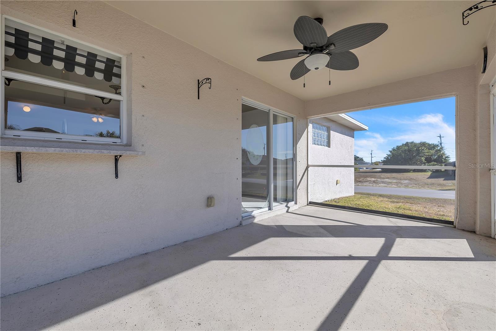 Image 36 of 44 For 916 4th Place