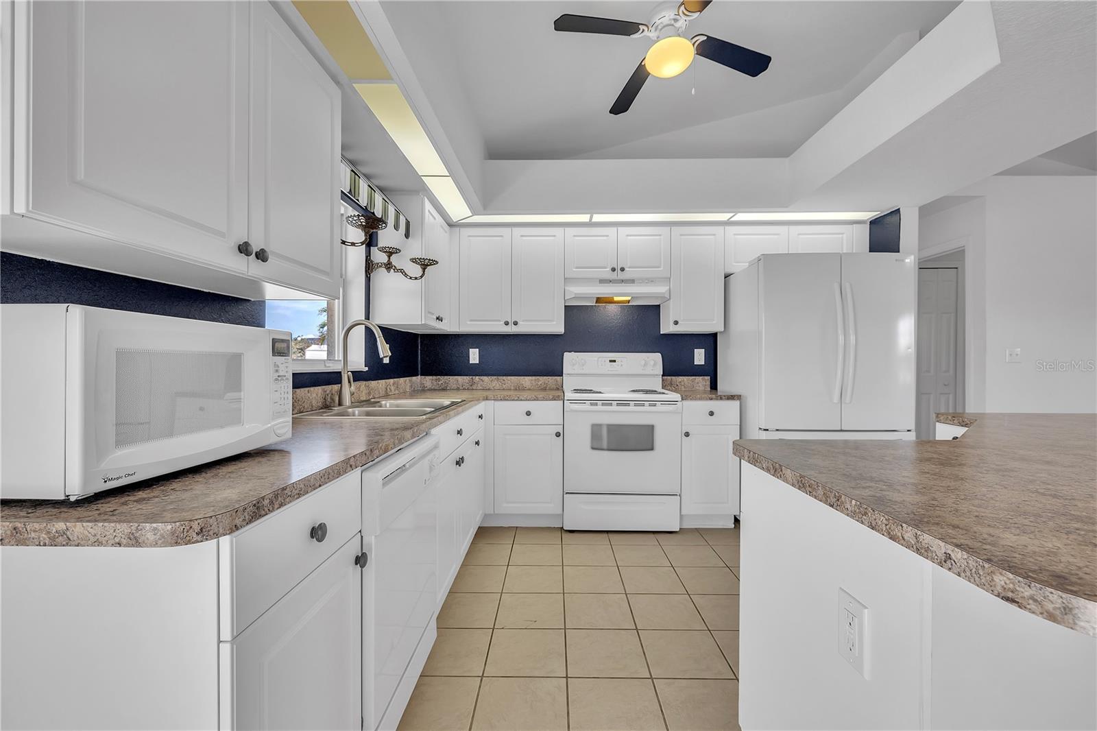 Image 9 of 44 For 916 4th Place