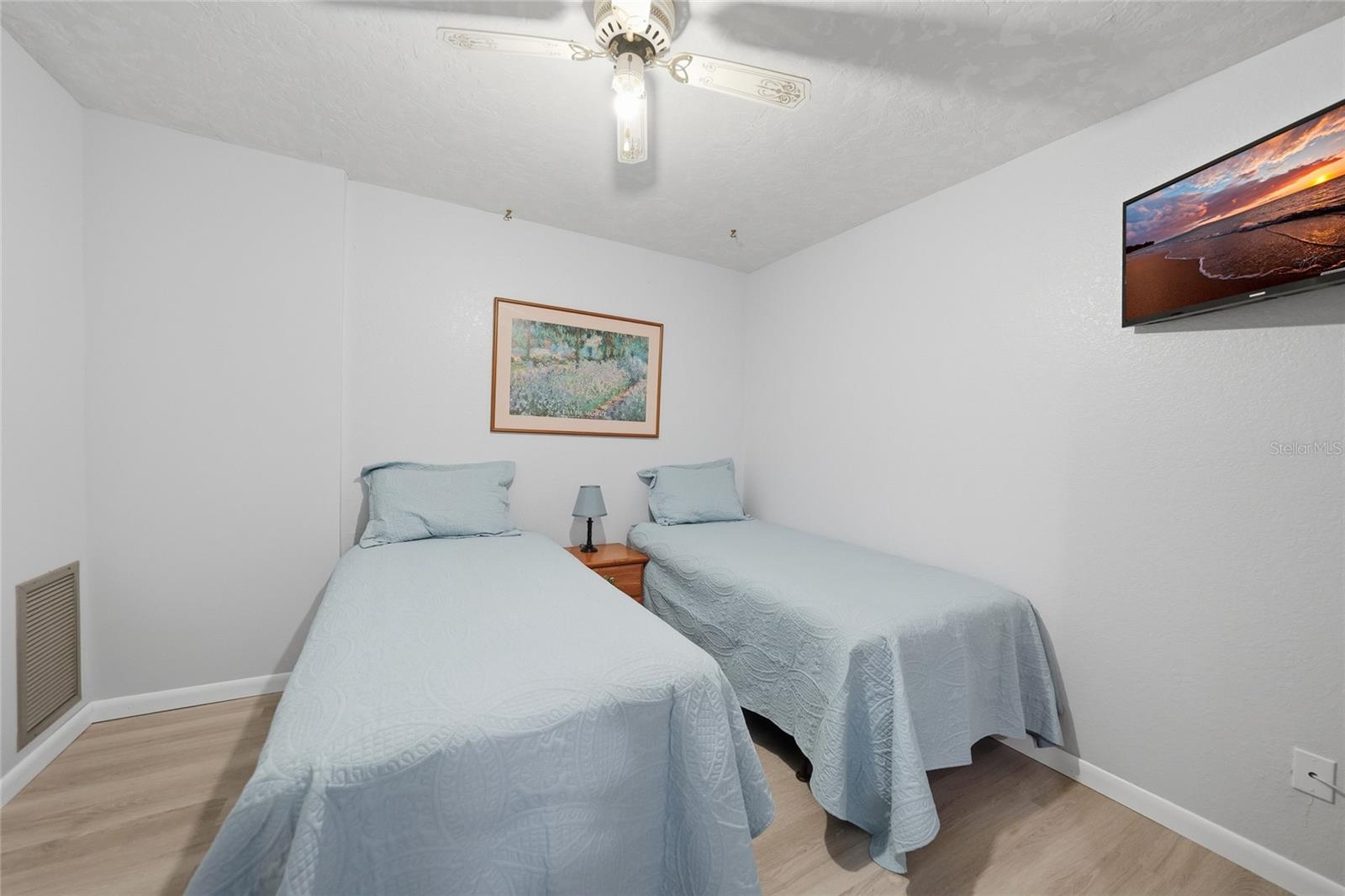 Image 18 of 24 For 25188 Marion Avenue F403