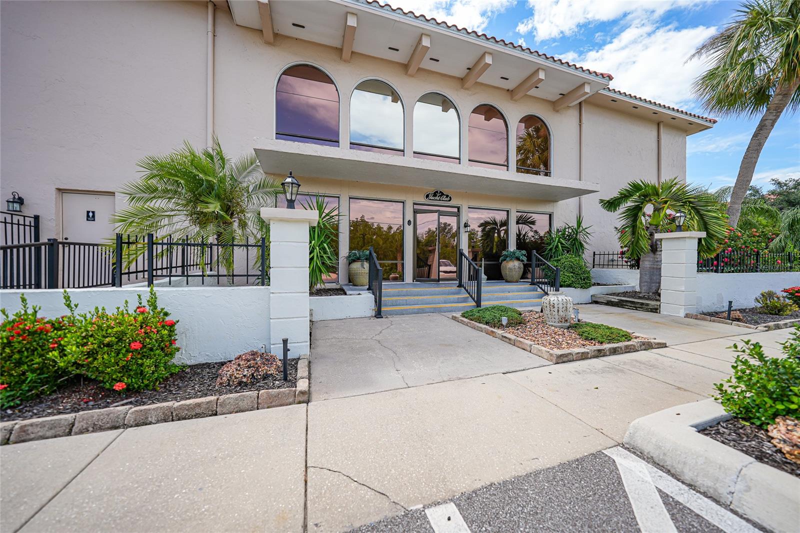 Image 23 of 24 For 25188 Marion Avenue F403