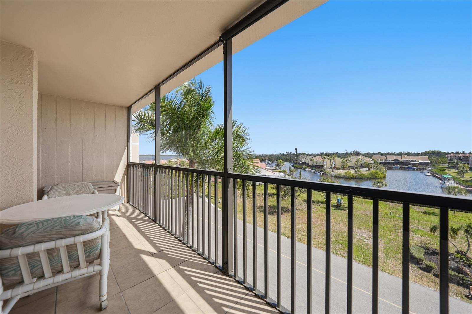 Image 3 of 24 For 25188 Marion Avenue F403