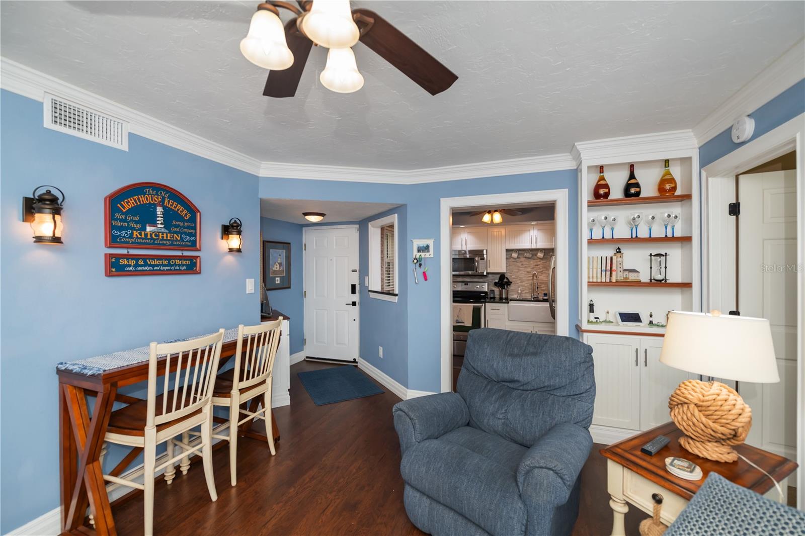 Image 18 of 66 For 19505 Quesada Avenue H101