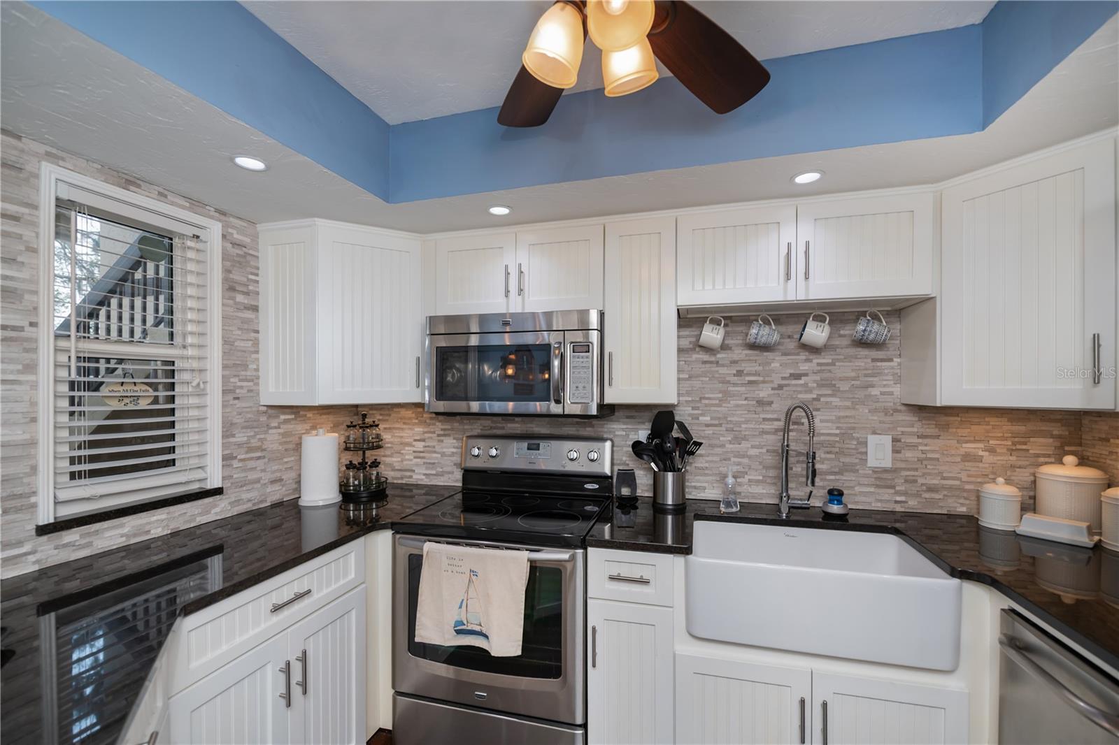 Image 21 of 66 For 19505 Quesada Avenue H101