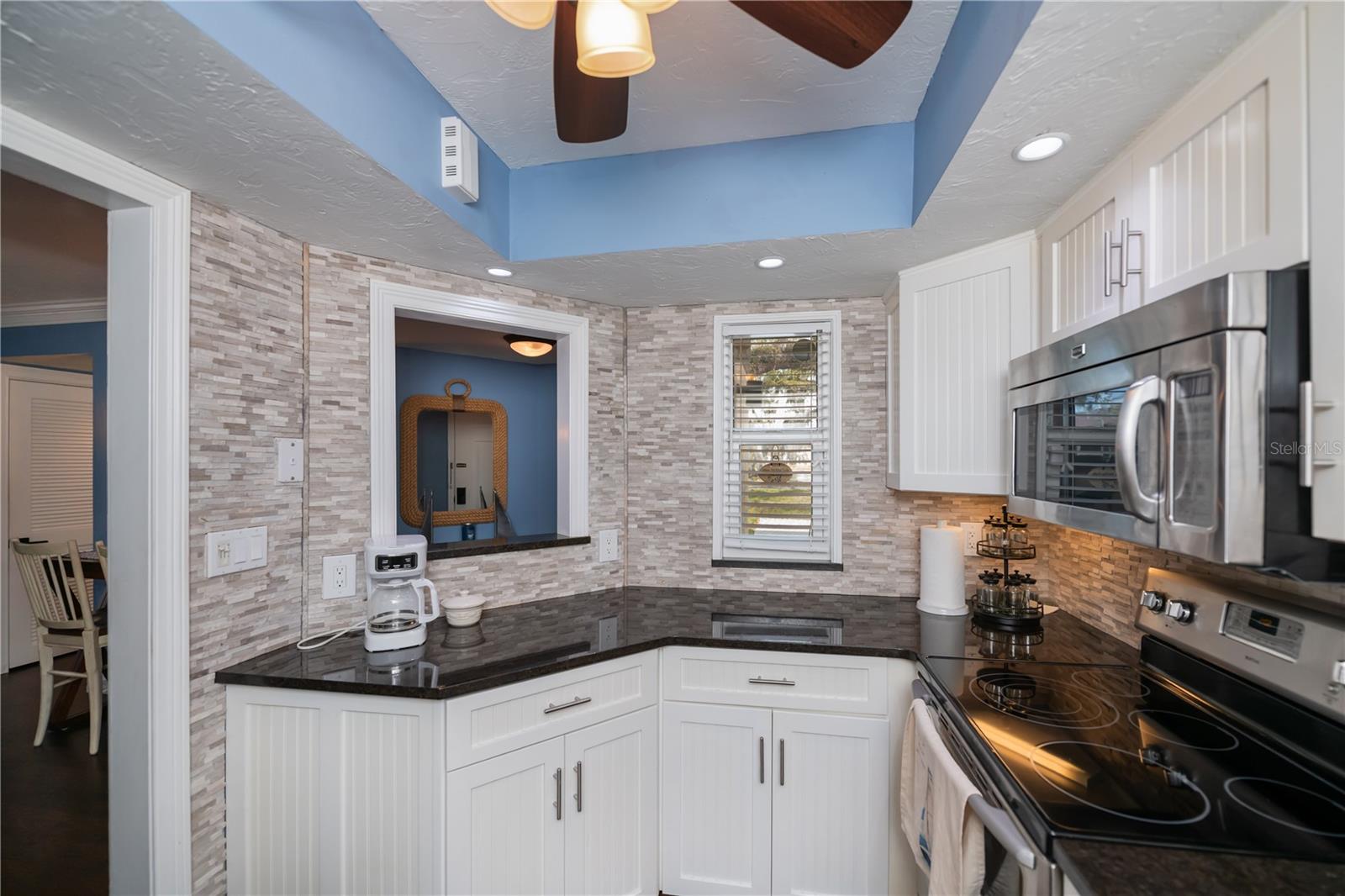 Image 24 of 66 For 19505 Quesada Avenue H101