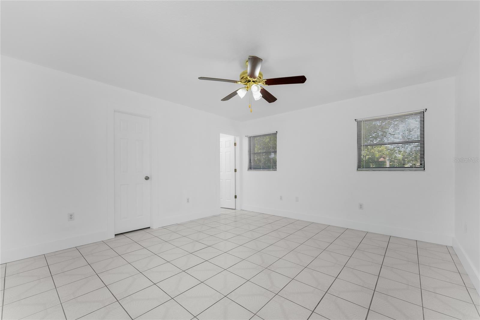 Image 22 of 75 For 1461 Alton Road