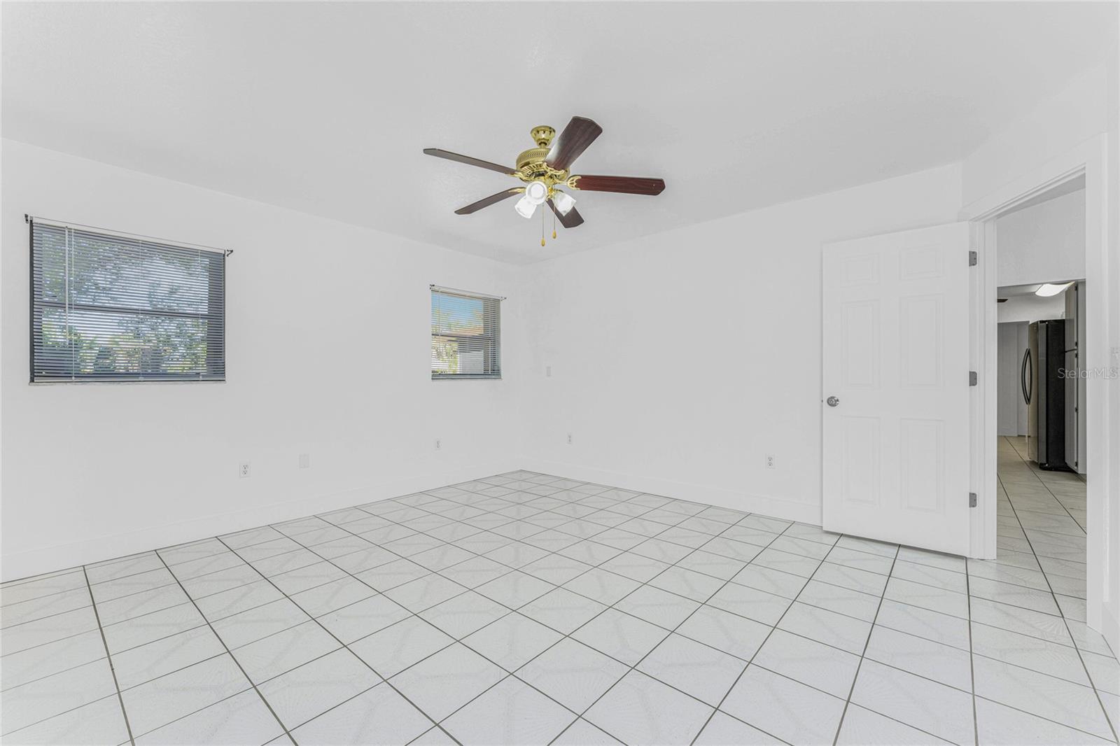 Image 24 of 75 For 1461 Alton Road