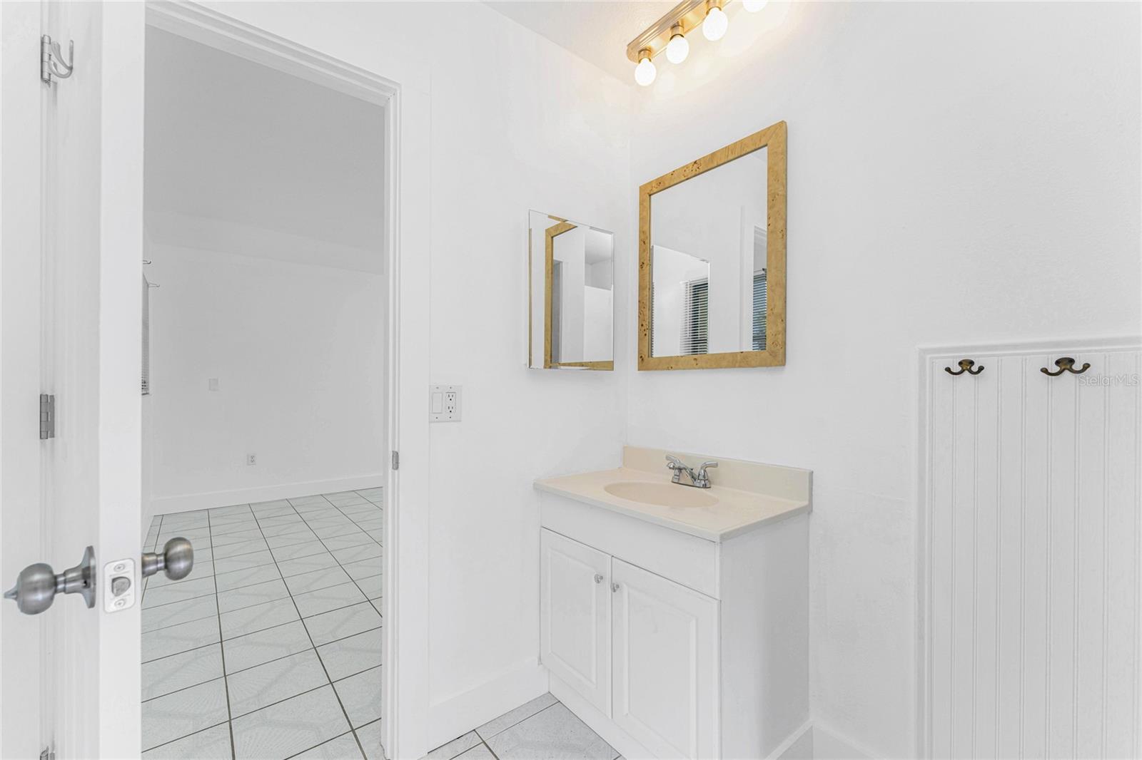 Image 25 of 75 For 1461 Alton Road