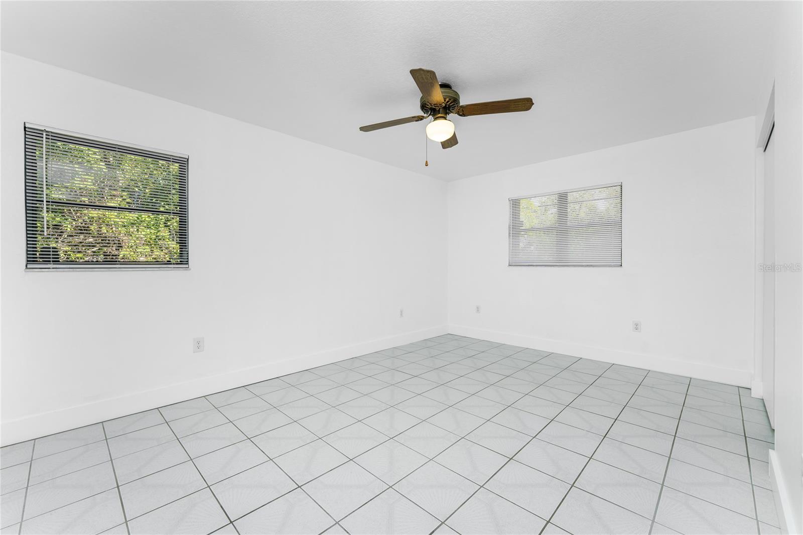 Image 27 of 75 For 1461 Alton Road