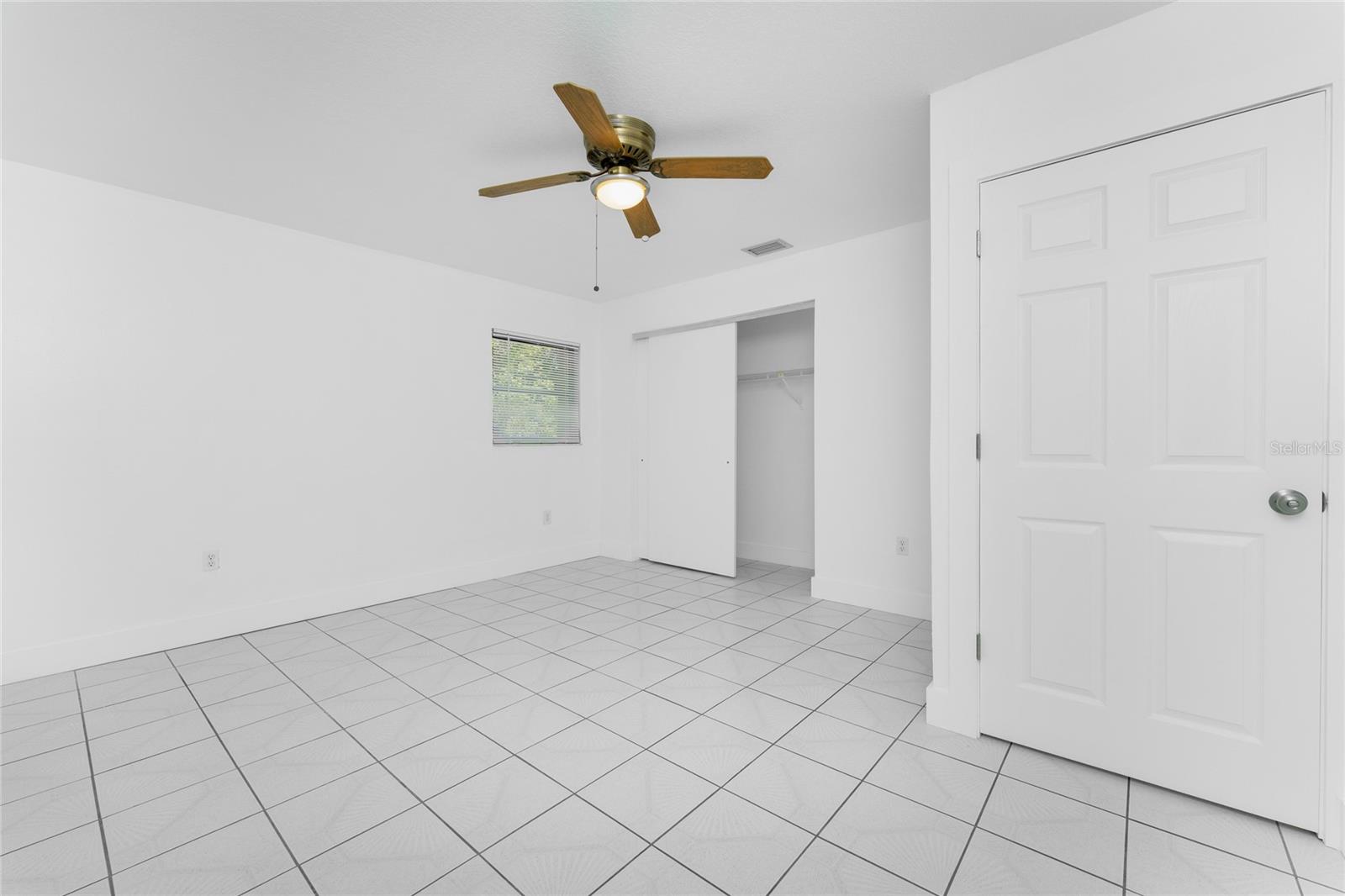 Image 28 of 75 For 1461 Alton Road