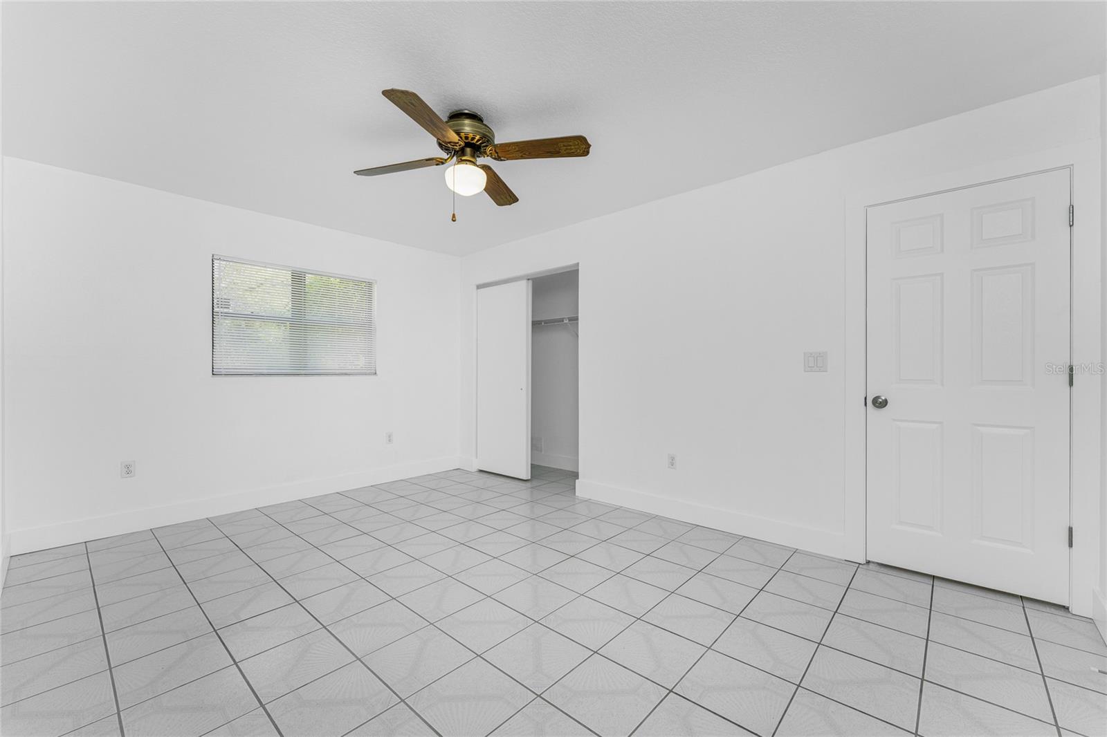 Image 33 of 75 For 1461 Alton Road