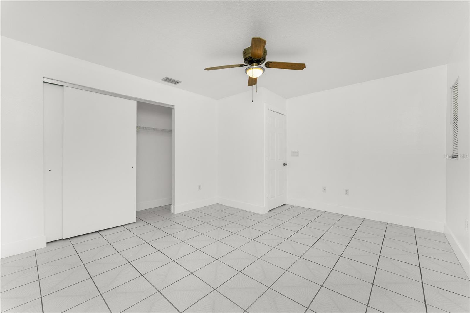 Image 34 of 75 For 1461 Alton Road