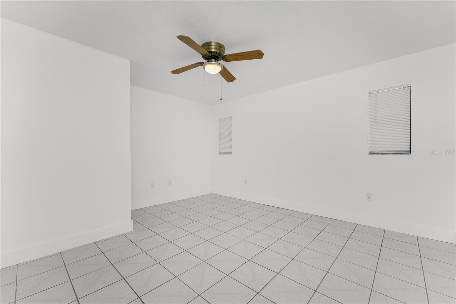 Image 35 of 75 For 1461 Alton Road