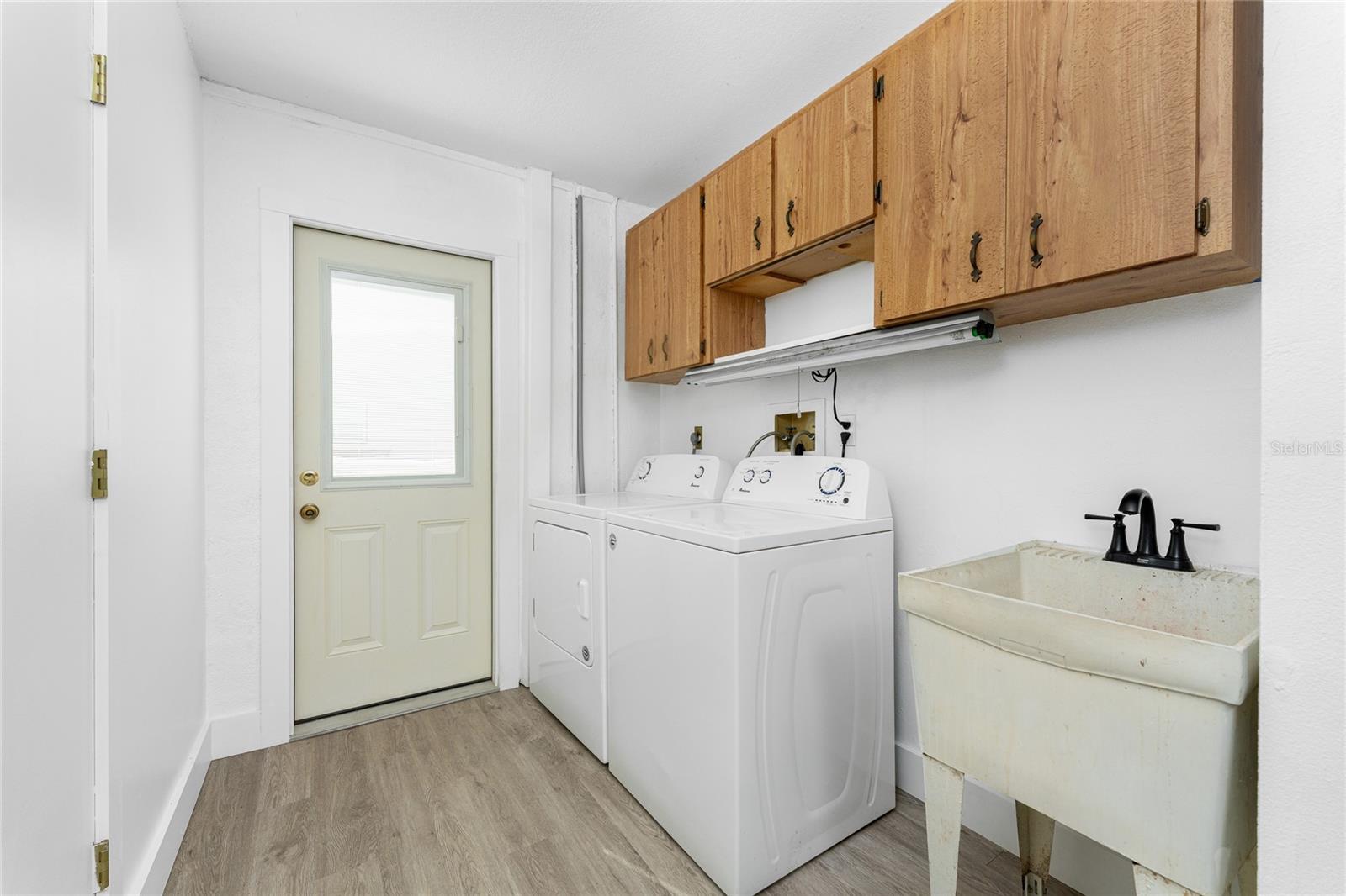 Image 36 of 75 For 1461 Alton Road