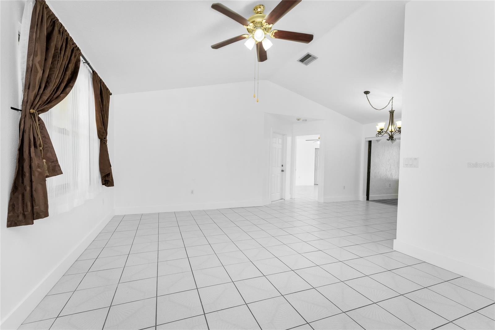 Image 8 of 75 For 1461 Alton Road