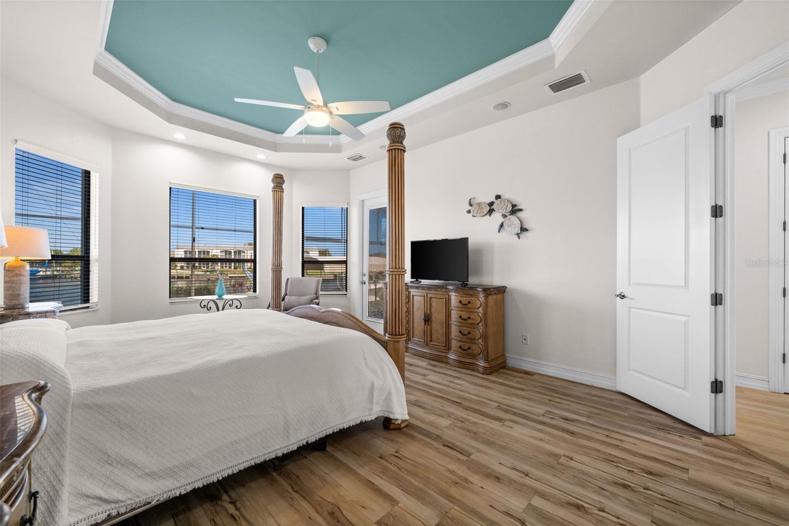 Image 22 of 50 For 5205 Tamiami Court