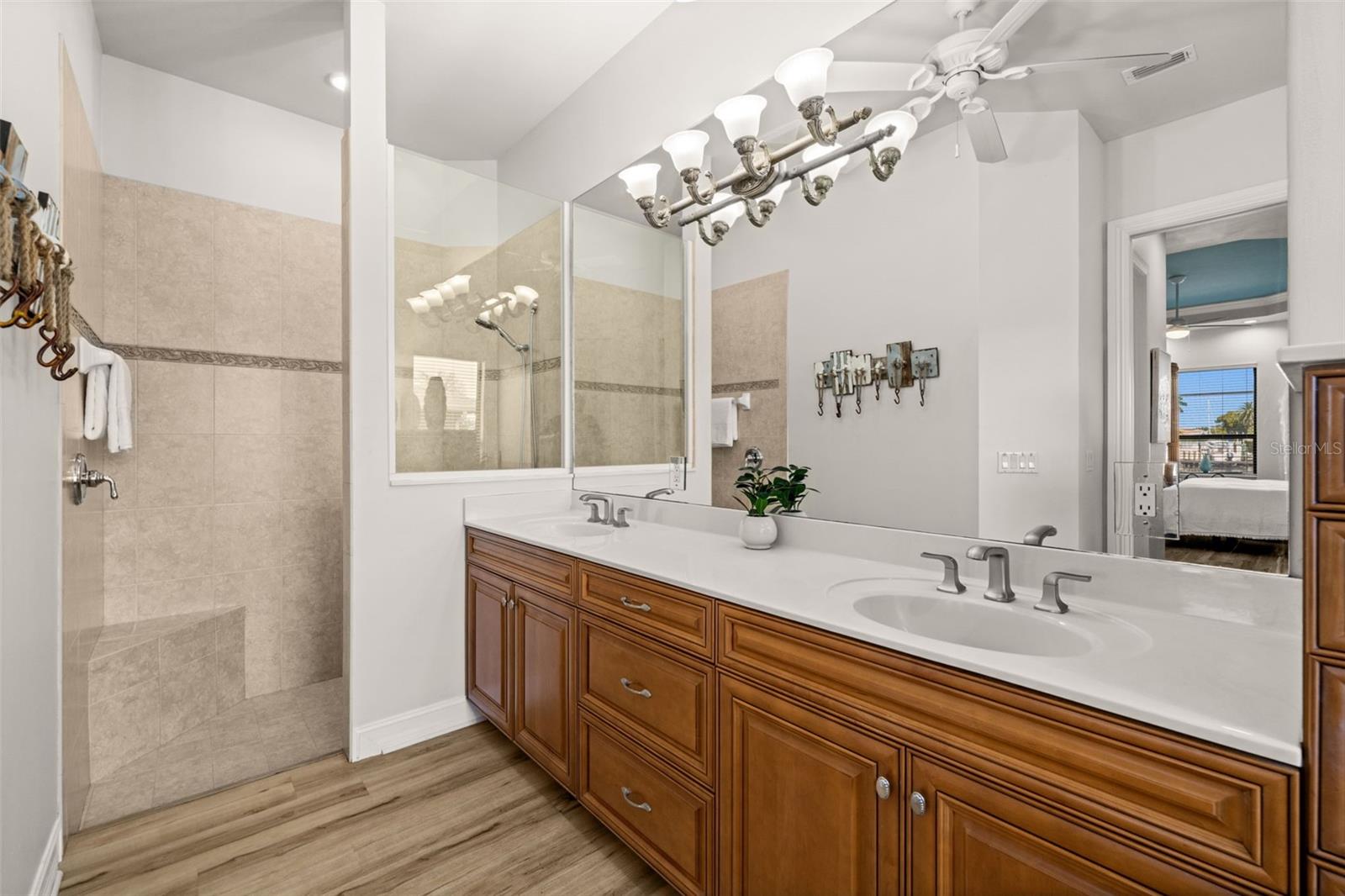 Image 24 of 50 For 5205 Tamiami Court