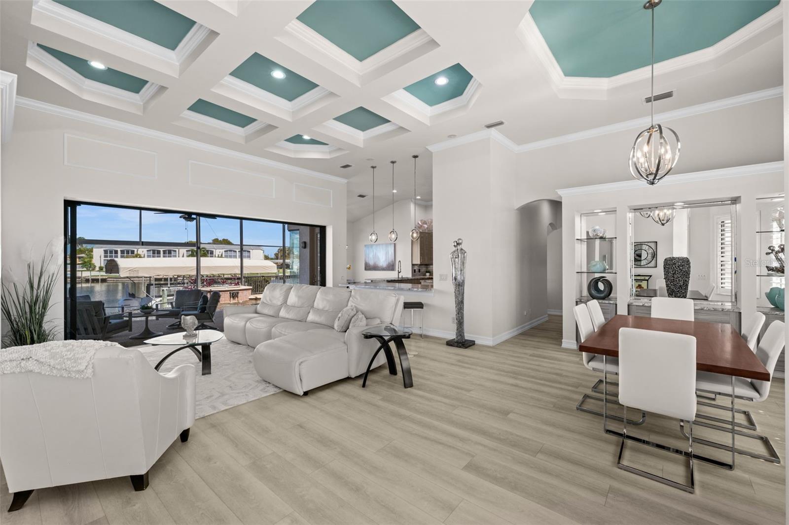 Image 6 of 50 For 5205 Tamiami Court