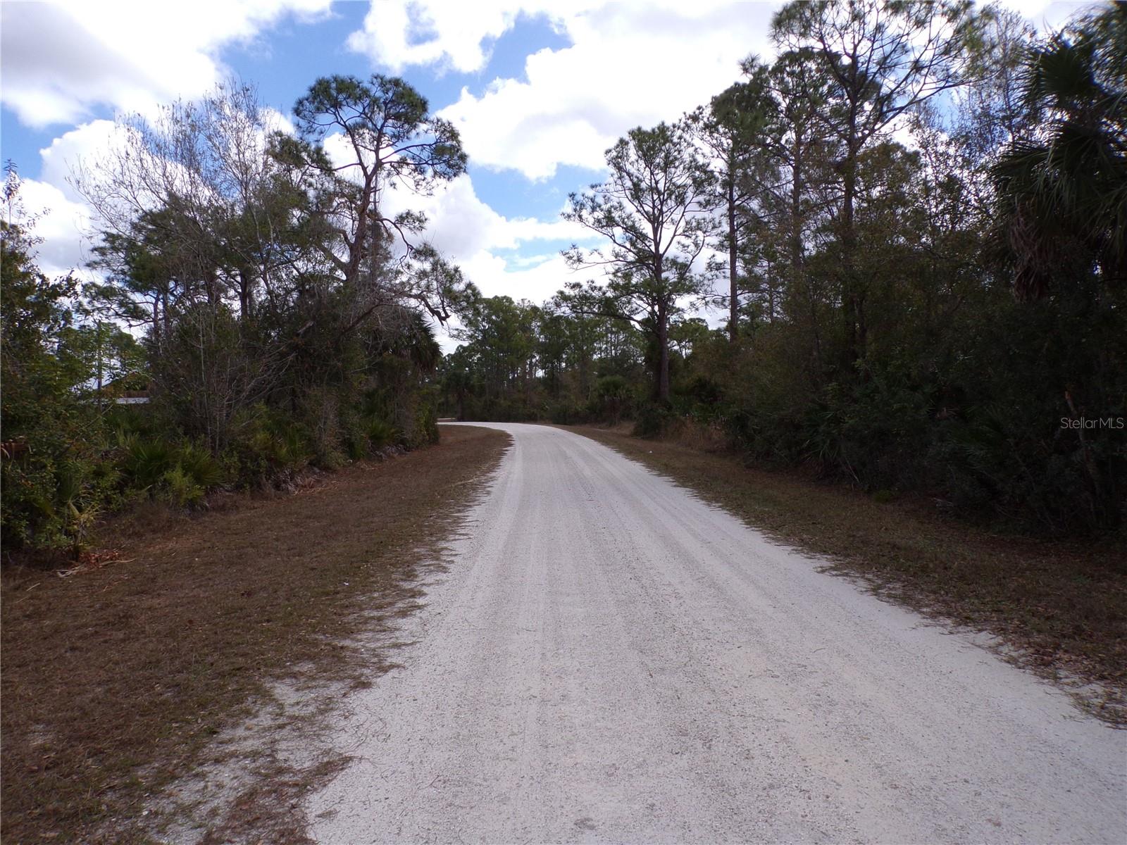 Image 16 of 21 For 27269 Hacienda Drive