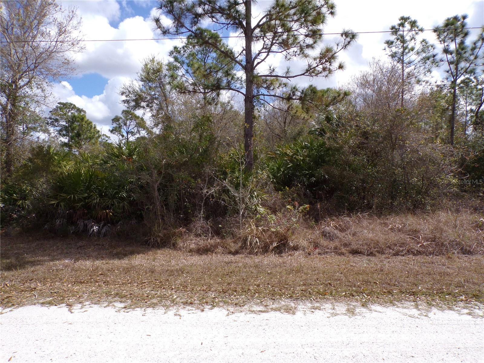 Image 5 of 21 For 27269 Hacienda Drive