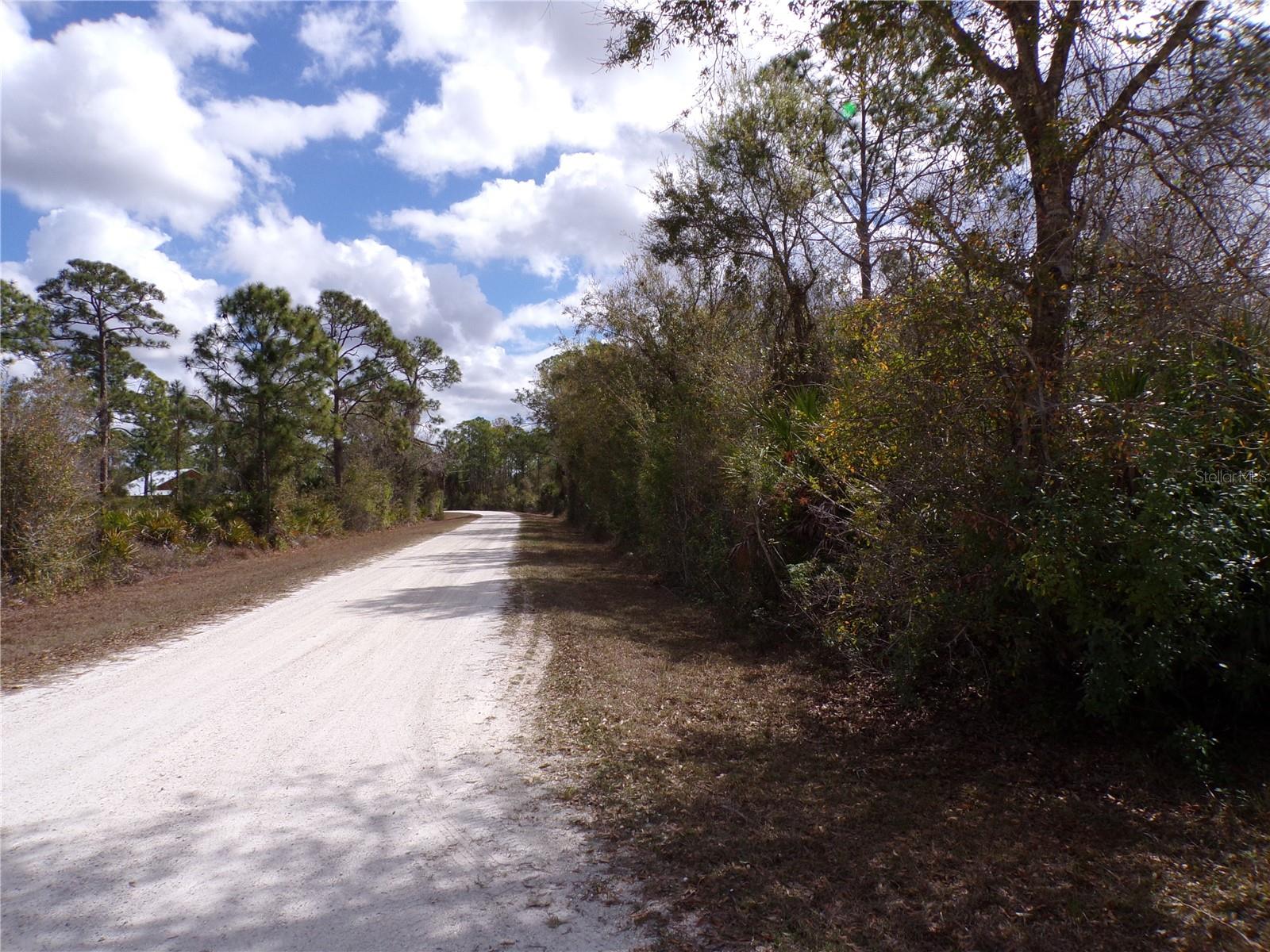 Image 9 of 21 For 27269 Hacienda Drive