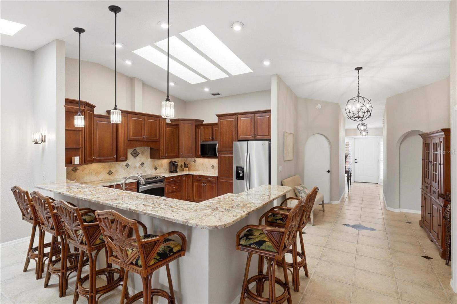 Image 16 of 69 For 2521 Marion Avenue 311