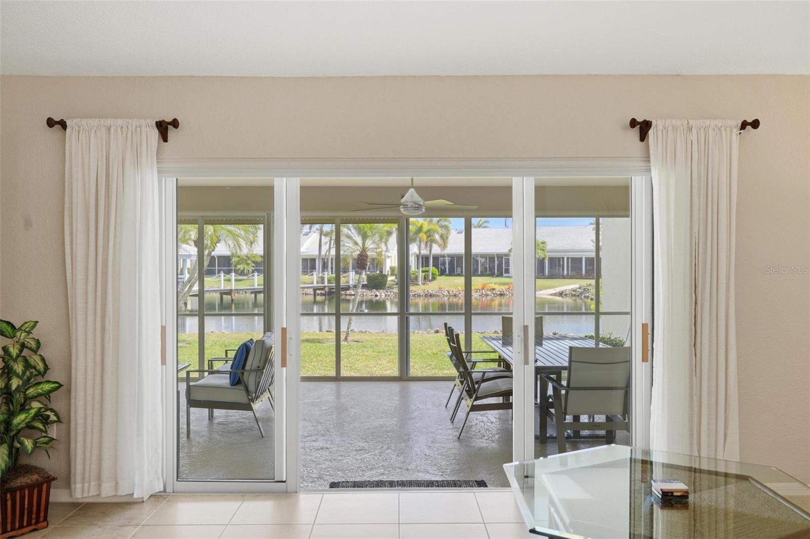 Image 25 of 69 For 2521 Marion Avenue 311