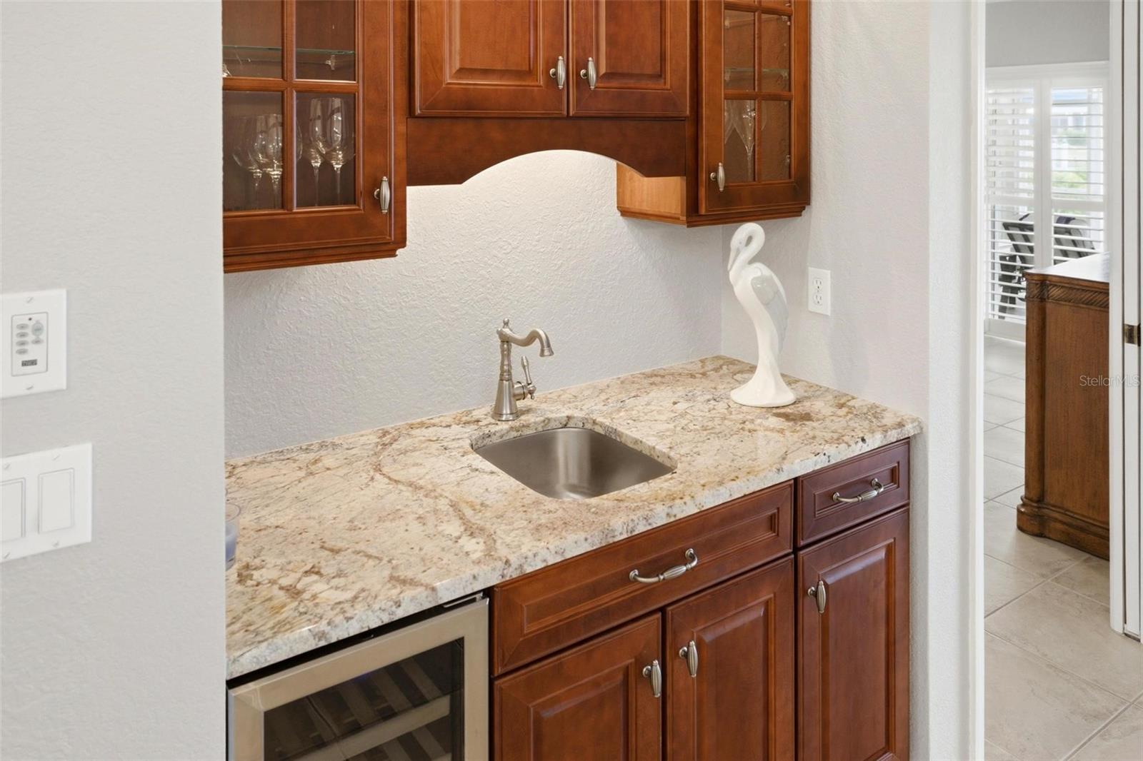 Image 26 of 69 For 2521 Marion Avenue 311