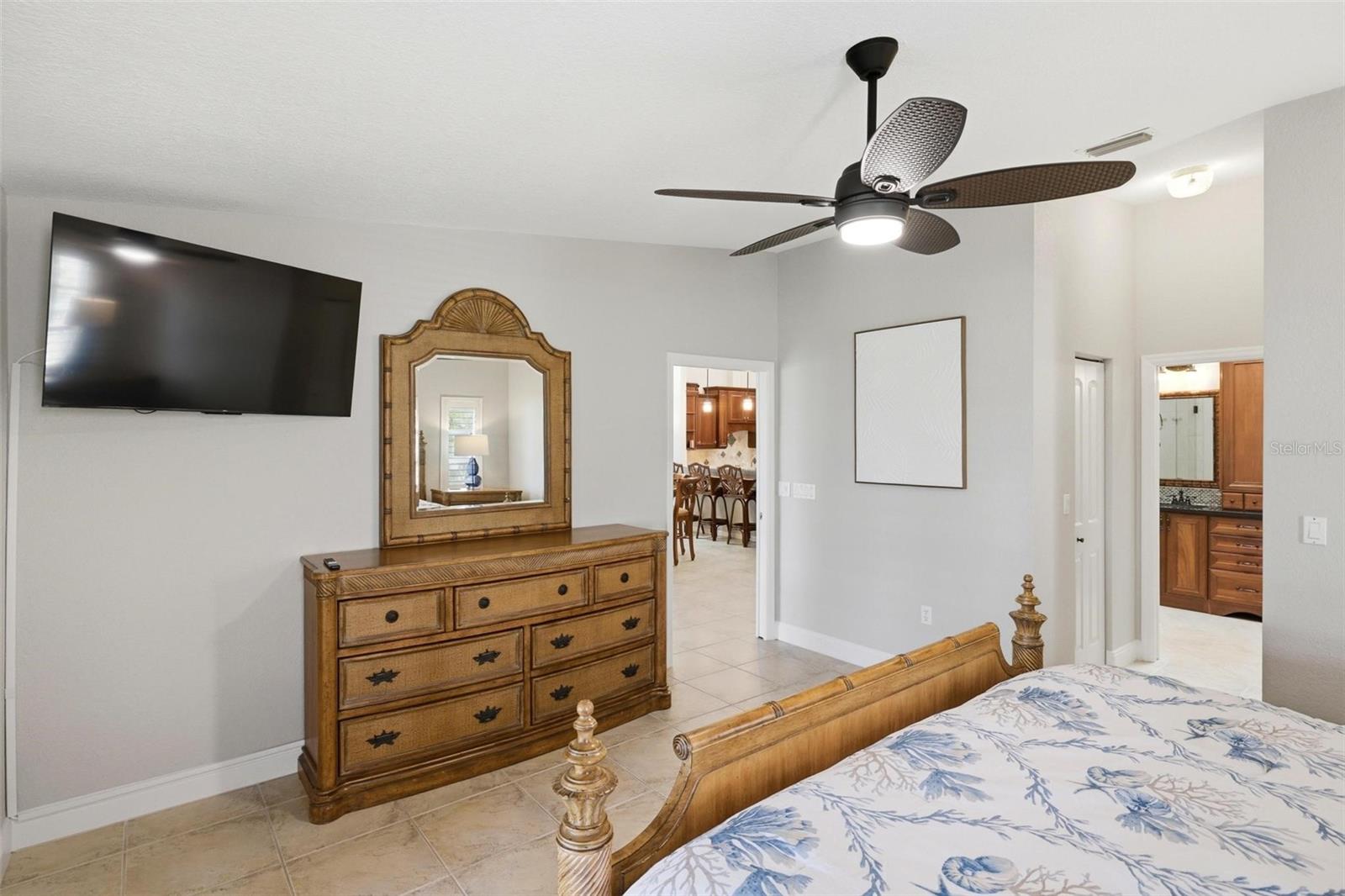 Image 30 of 69 For 2521 Marion Avenue 311