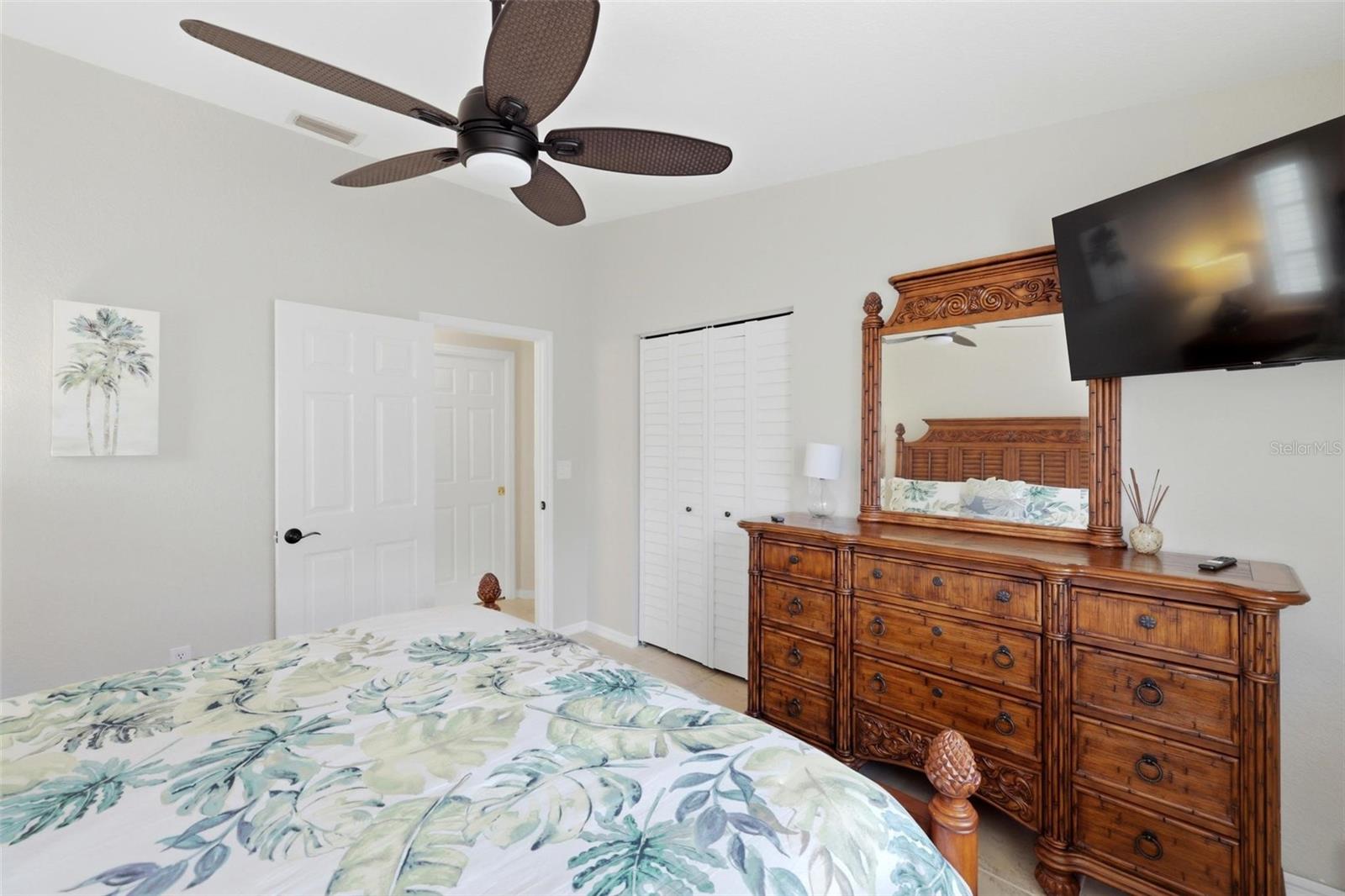 Image 38 of 69 For 2521 Marion Avenue 311