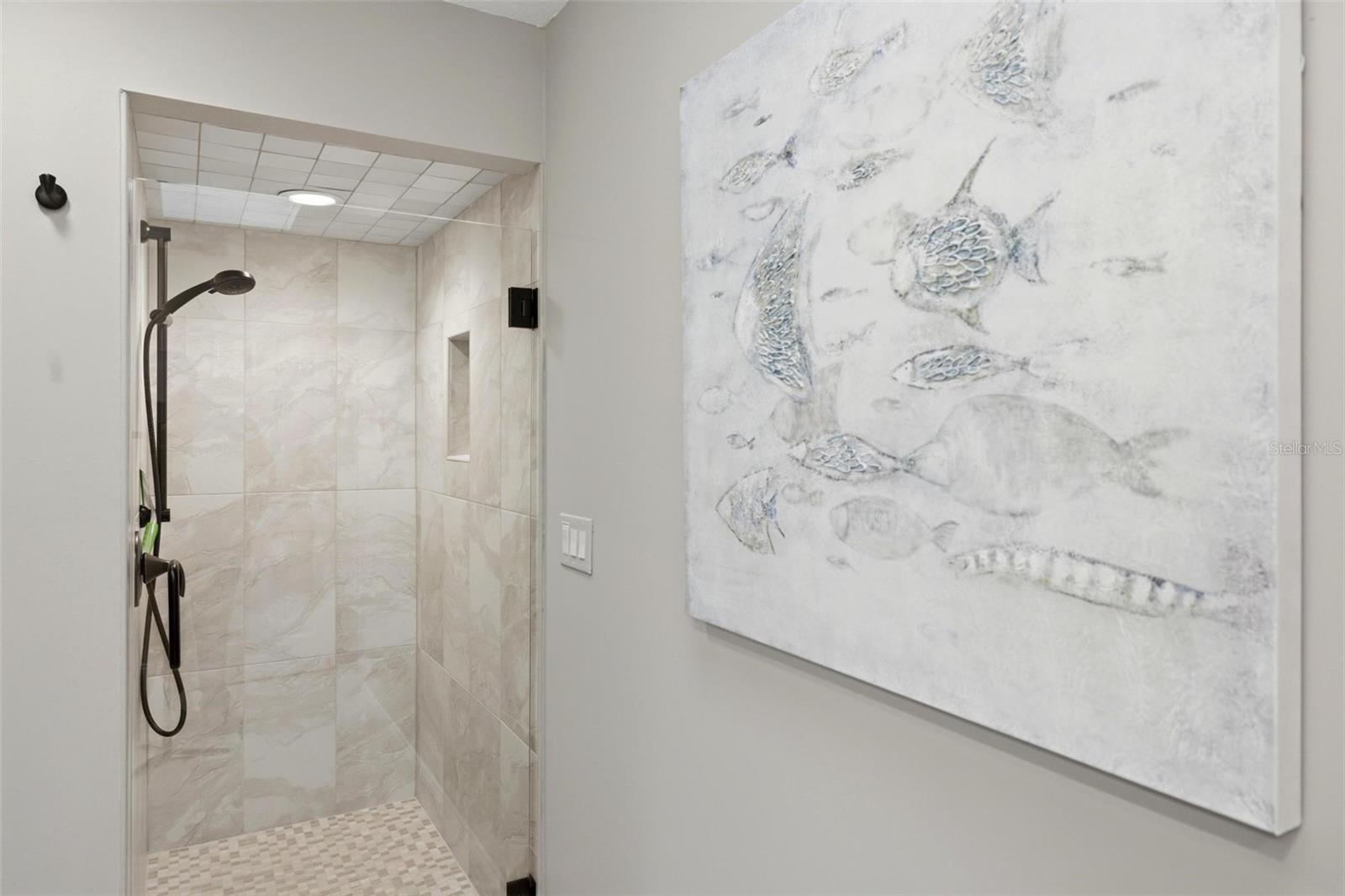 Image 41 of 69 For 2521 Marion Avenue 311