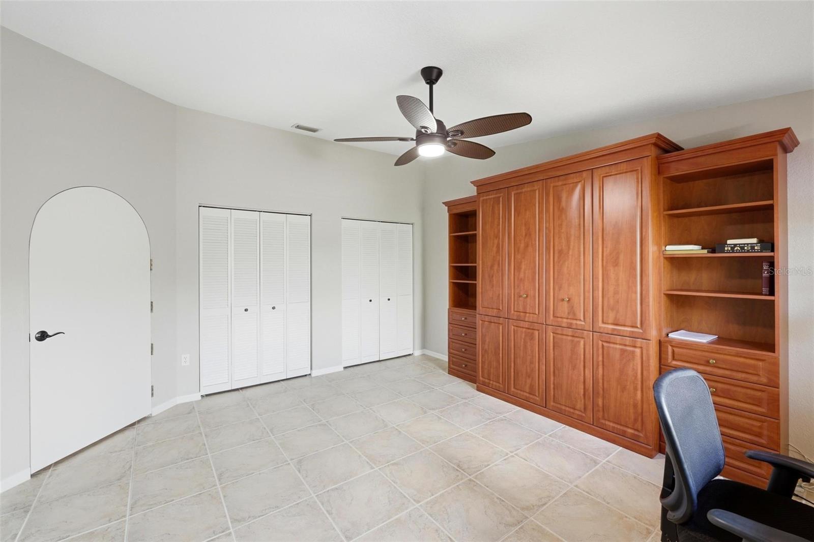 Image 42 of 69 For 2521 Marion Avenue 311