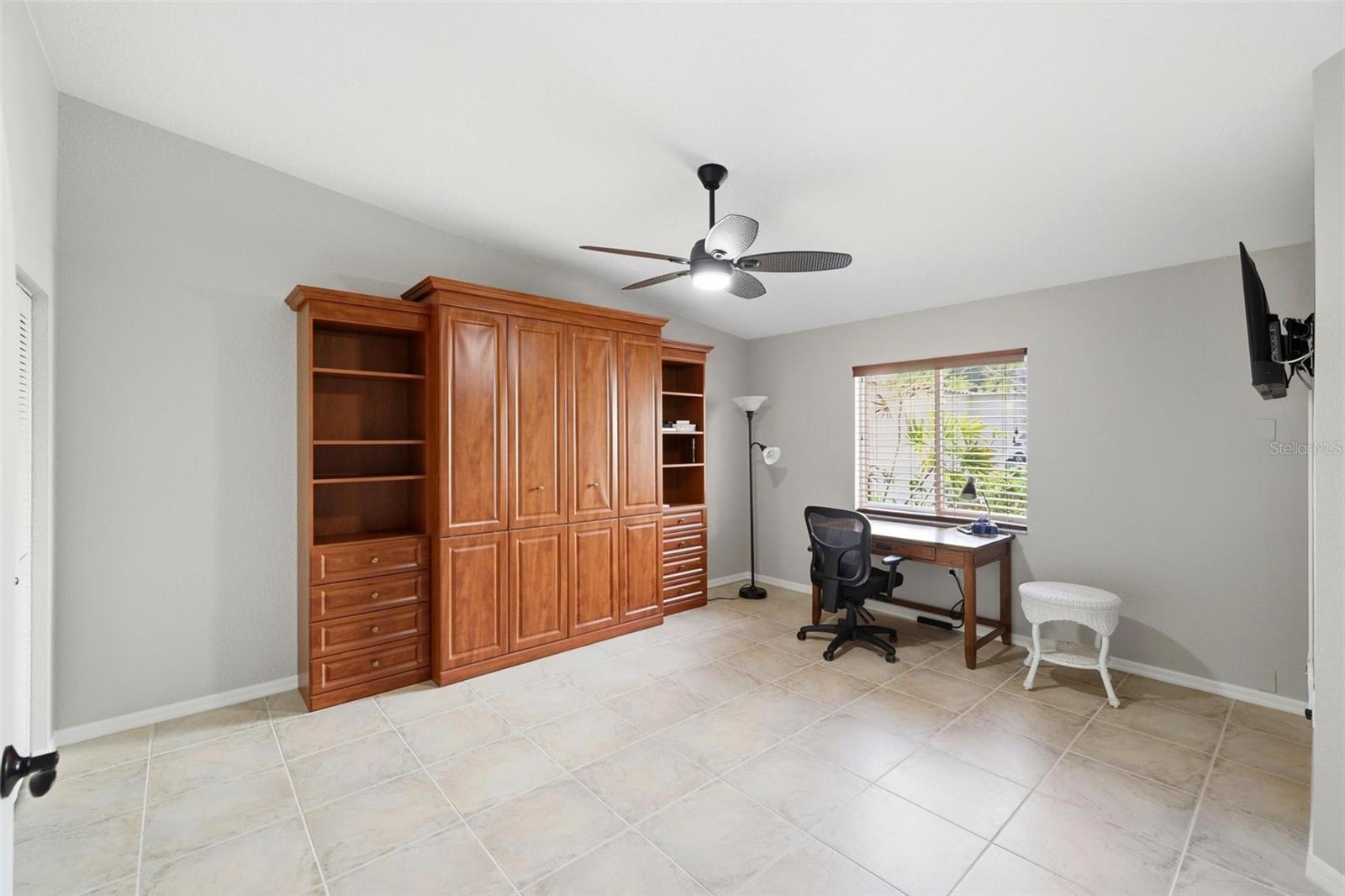 Image 43 of 69 For 2521 Marion Avenue 311