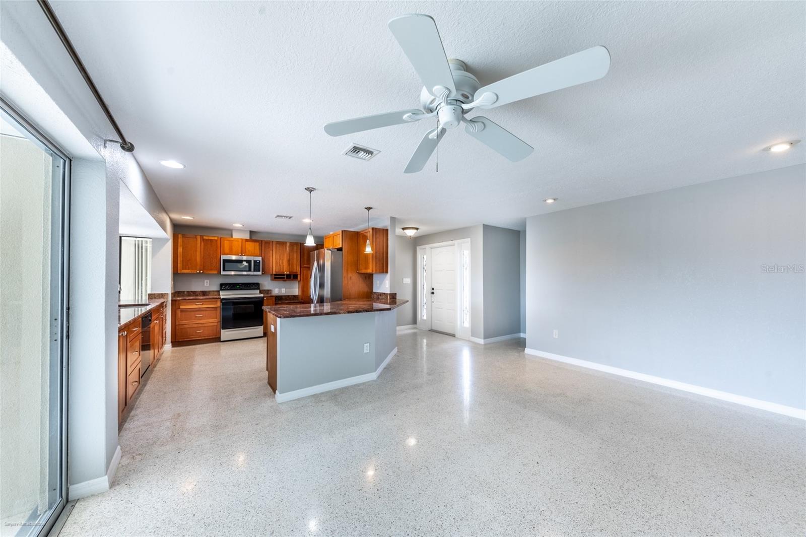 Image 16 of 48 For 2429 Aqui Esta Dr