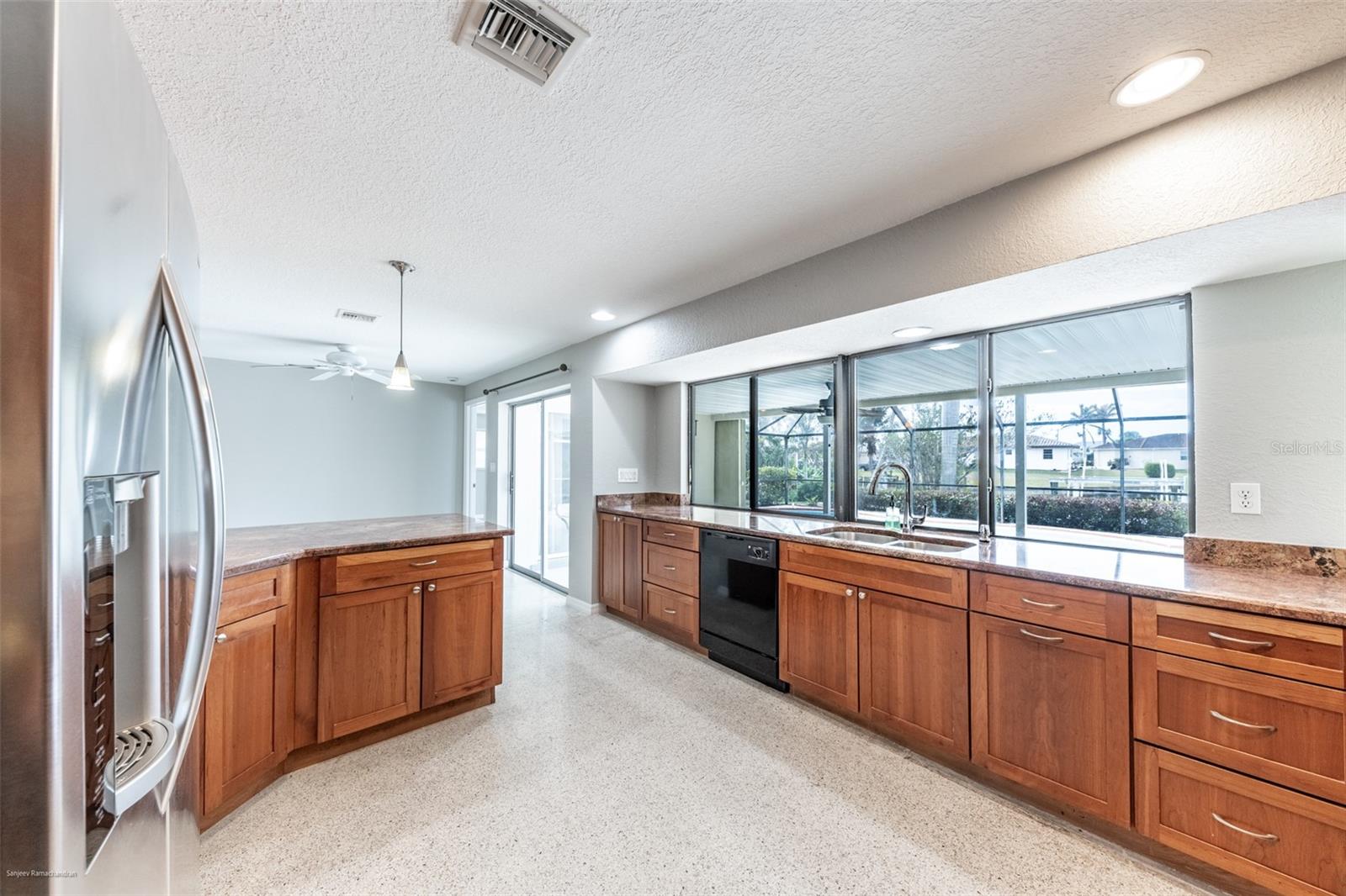 Image 18 of 48 For 2429 Aqui Esta Dr