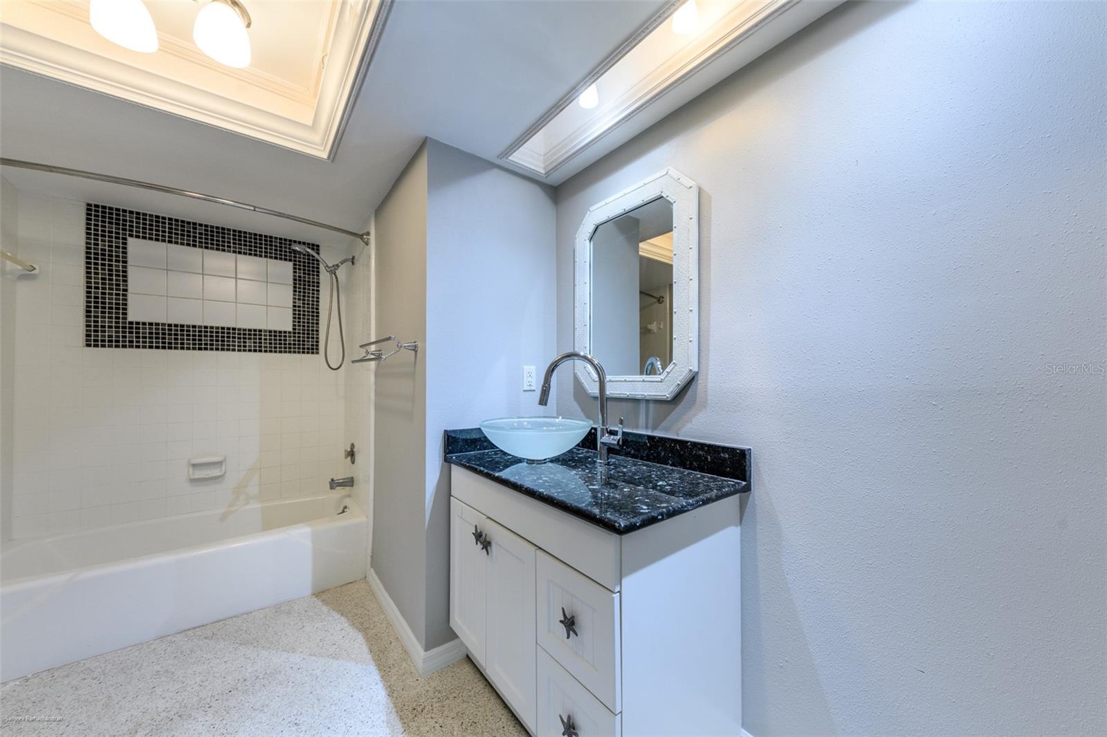 Image 32 of 48 For 2429 Aqui Esta Dr