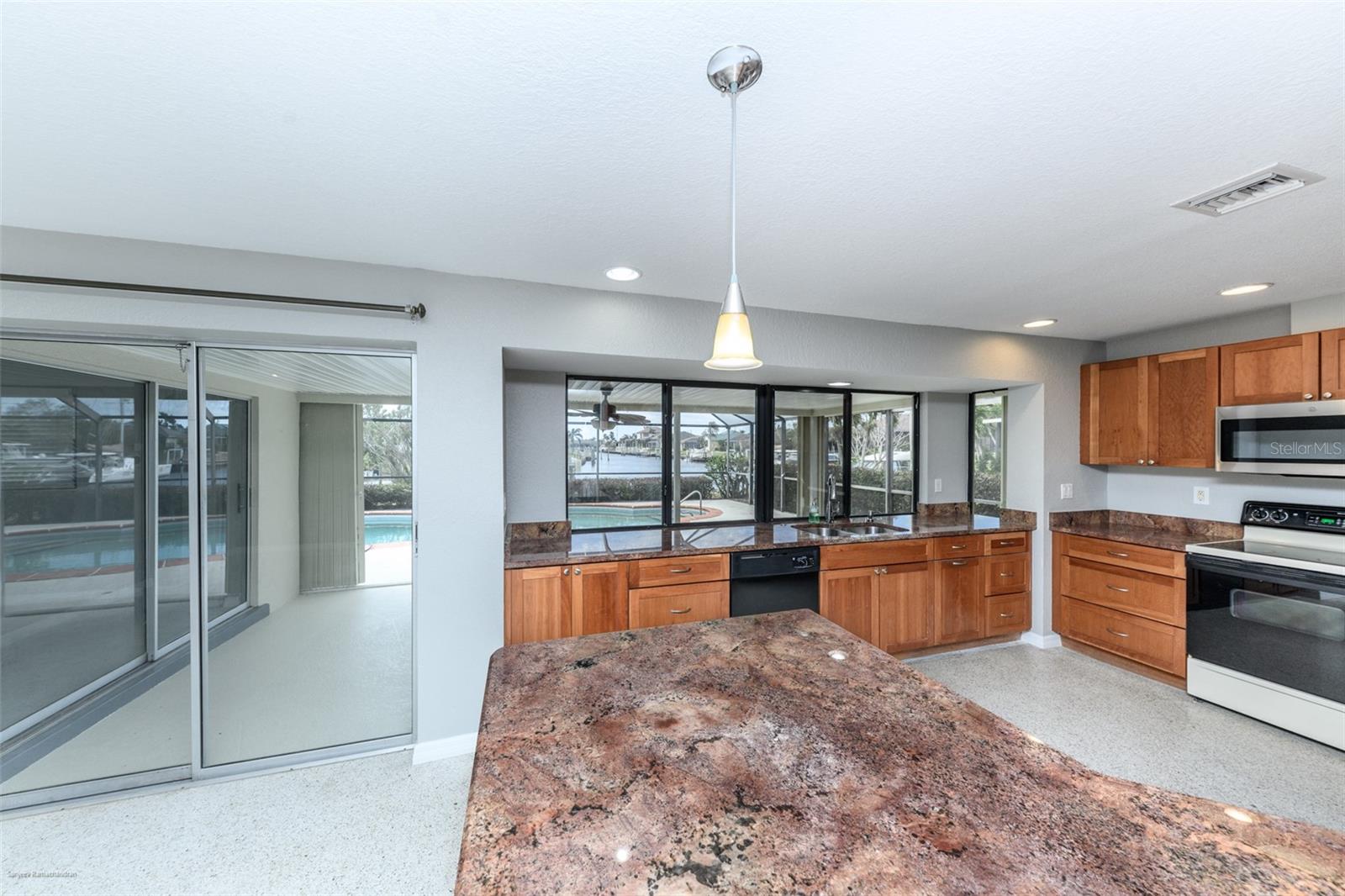 Image 4 of 48 For 2429 Aqui Esta Dr